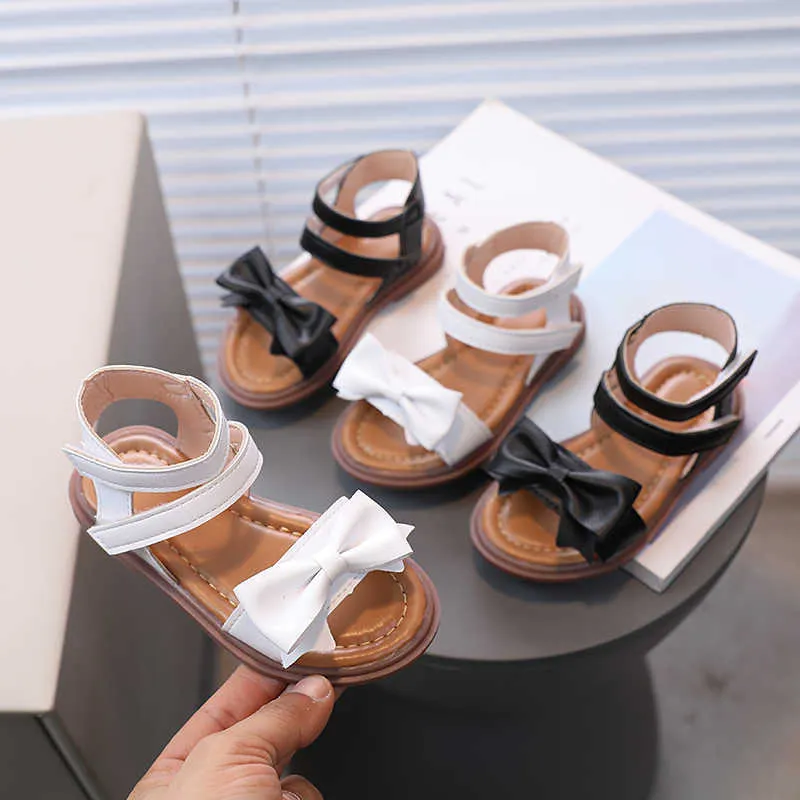 DHgate Sandals Little Children Sandals Ankle Strap Black White Girl s Sliders Toddler Leather Flexiable Summer Kids Flat Shoes Baby Kids Maternity