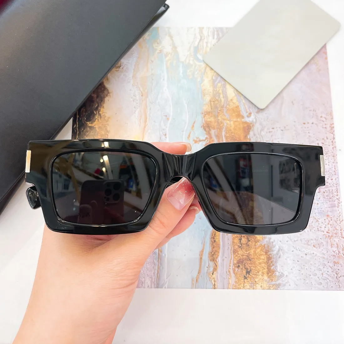572 óculos de sol quadrados pretos prateados homens homens de verão Moda dos óculos de sol Sunnies Gafas de Sol Sonnenbrille Sun Shades UV400 Eyewear com caixa