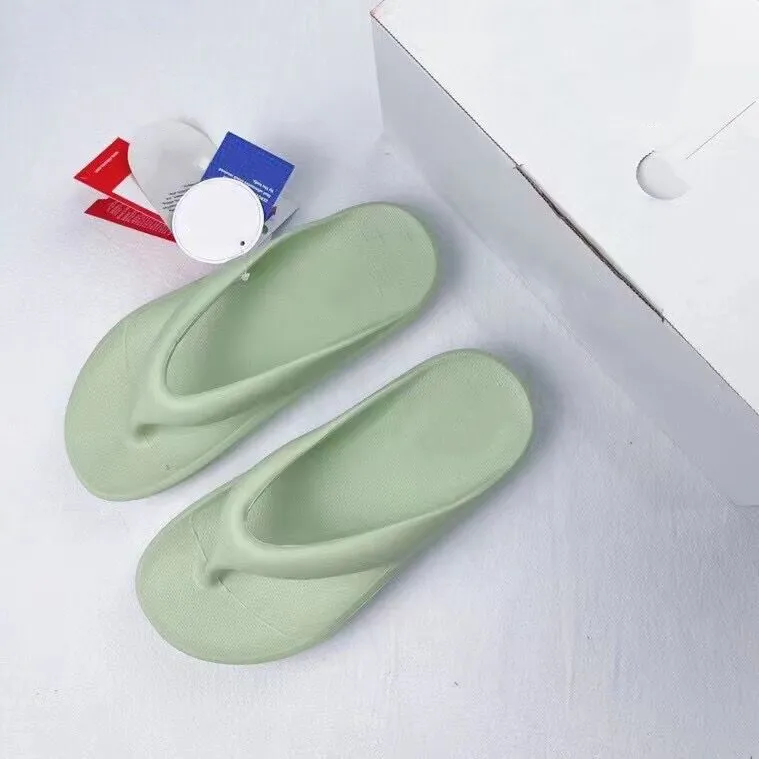 TawToe Hommes Femmes Pantoufles Slide Designer Sandales De Luxe Triple Blanc Noir Vert Lueur Jaune Sabot Femmes Sliiper Mens Slide tongs Sandales 36-45