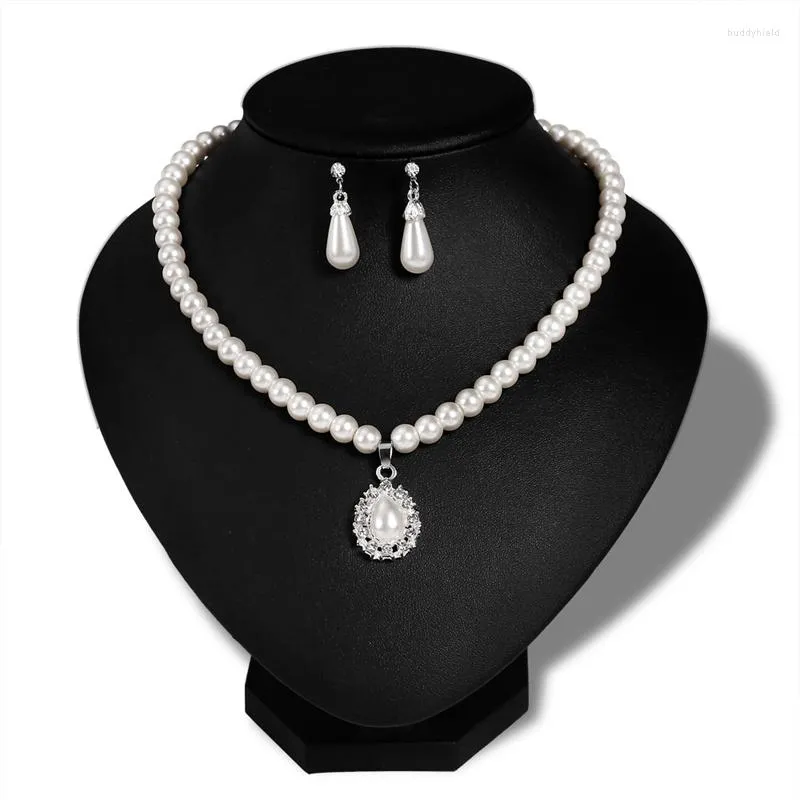 Catene Un Set Moda Gioielli Da Sposa In Lega Galvanotecnica Strass Collana Di Perle A Forma Di Goccia Orecchini Di 2