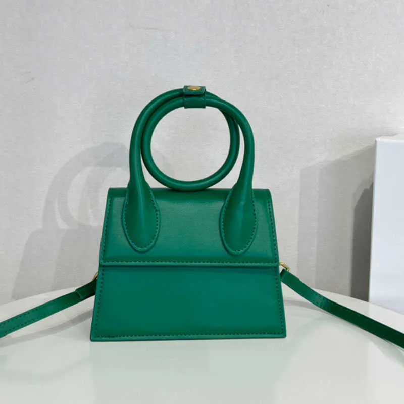 Mini borsa firmata jacquemus hotsell