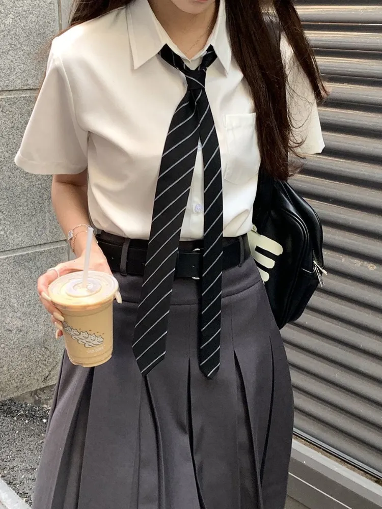 Skirts HOUZHOU Vintage Y2k Pleated Skirt Women Preppy Style Autumn Korean Fashion High Waist Knee Length A line Skirt 90s Aesthetic 230508