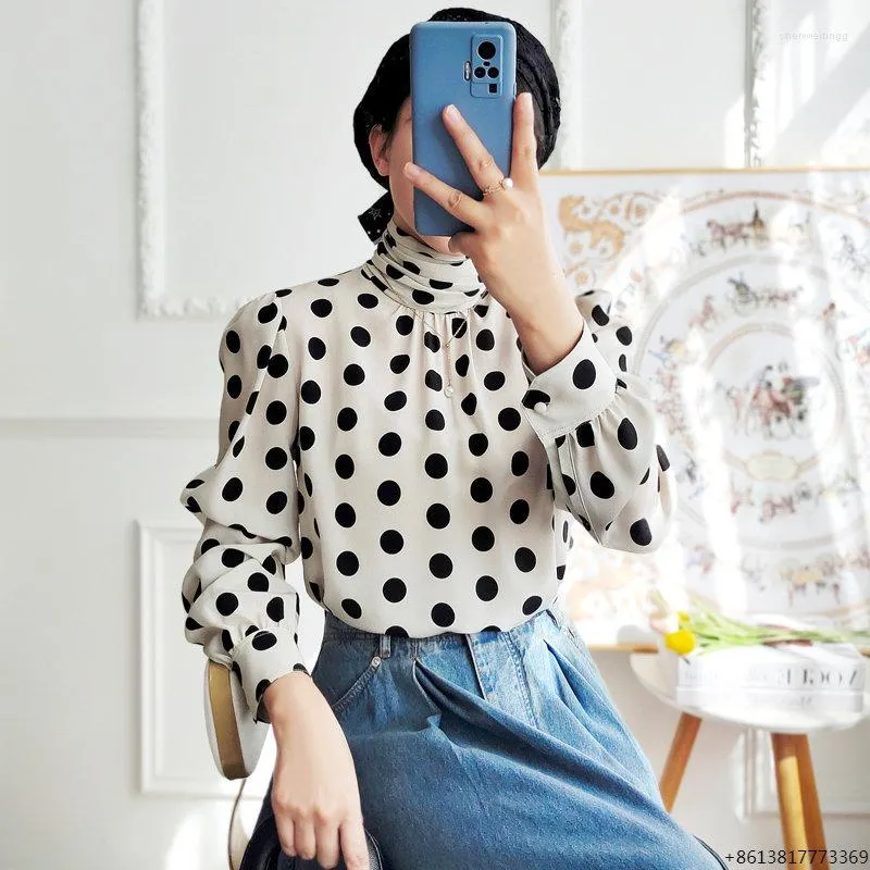 Kvinnors blusar high end tjockt material Silk Topphög Neckbubbla ärm Polka Dot Printed Shirt Women's Mulberry