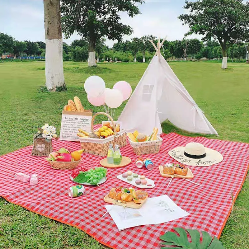 Portable shop picnic mat