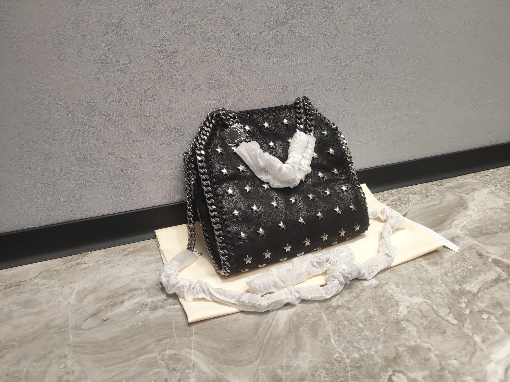 Stella mccartney shopping bag 2025