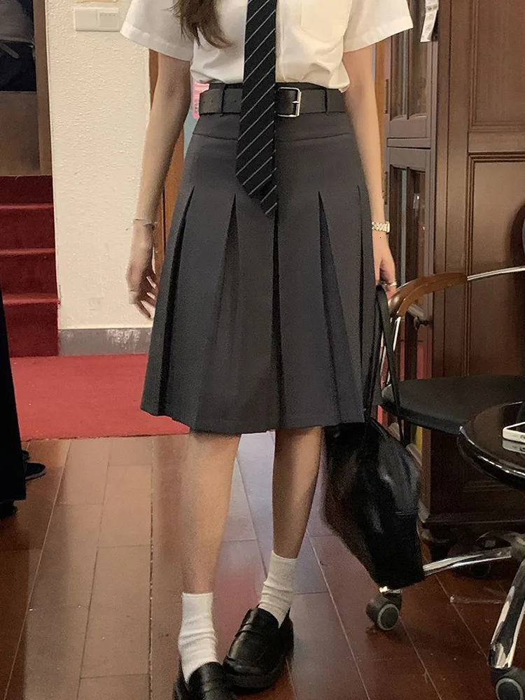 Mid length pleated skirts 90s on sale