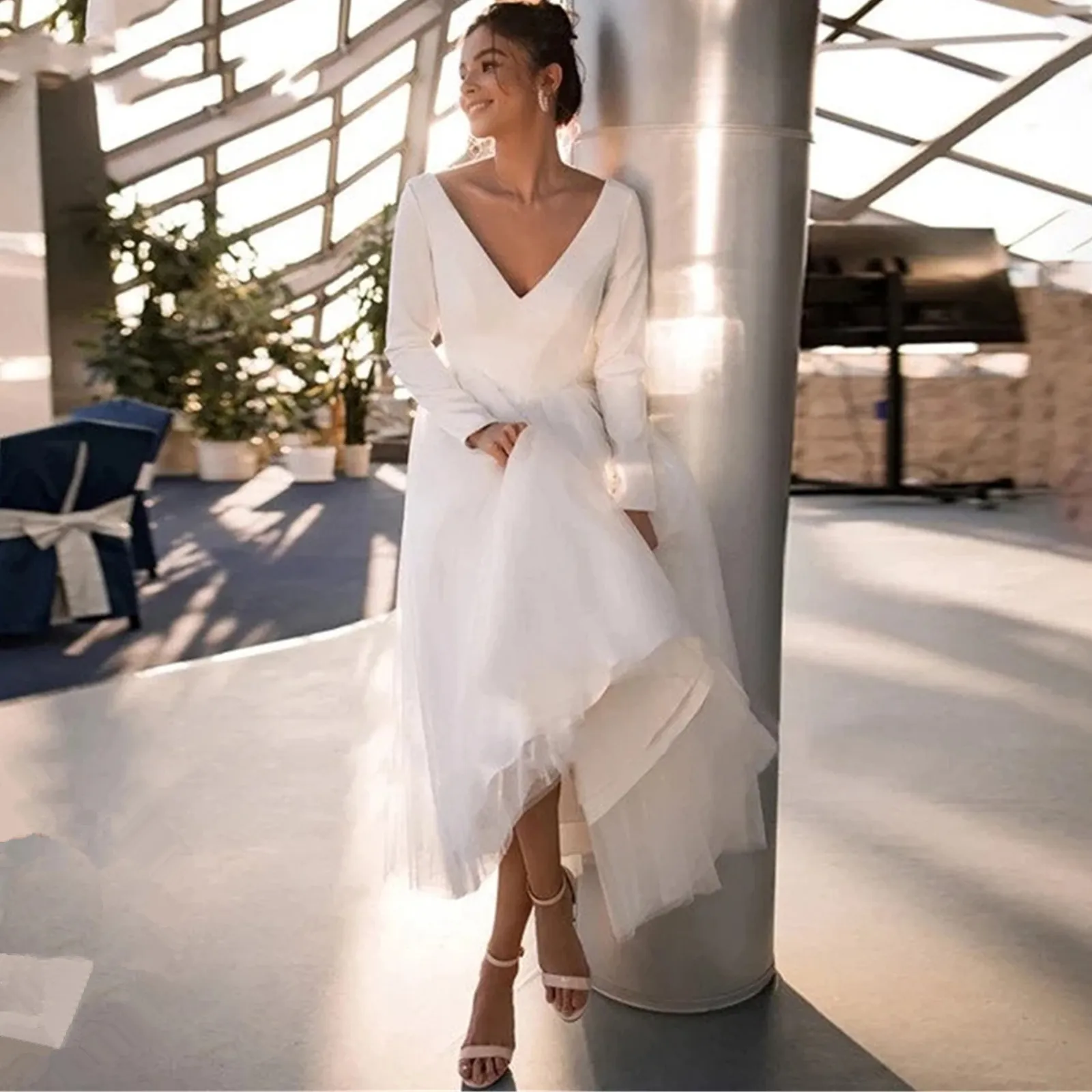 Vintage Long Sleeves Wedding Dresses 2020 V Neck Simple Garden