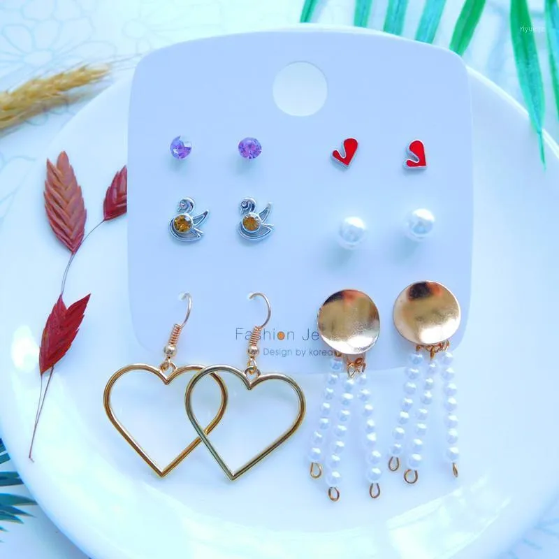 Ensemble de boucles d'oreilles et collier de luxe pour femmes, fait à la main, avec pompon en perles, tendance, bijoux à la mode, en métal doré, en forme de cœur, clou géométrique, 2023
