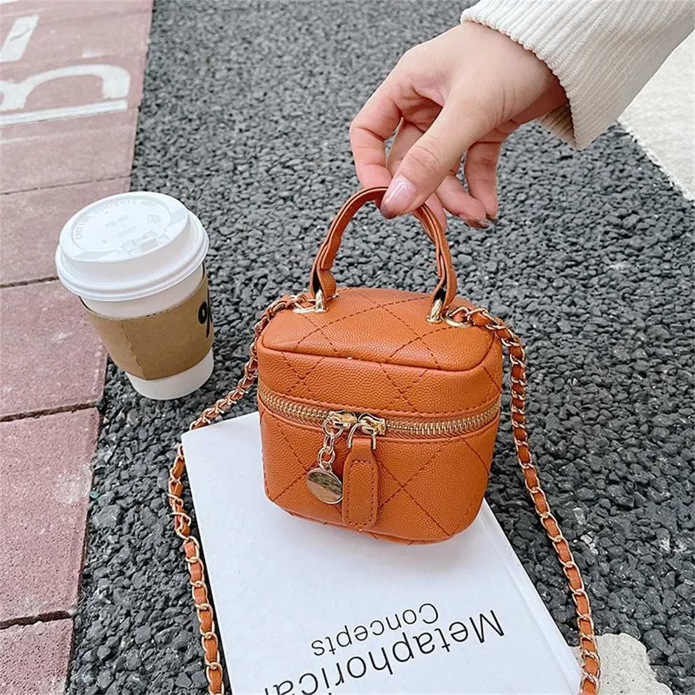 Billiga plånböcker till försäljning Ny kvinnors axelväska mode mini mun röd koreansk version liten doftande vind lingge crossbody handväska