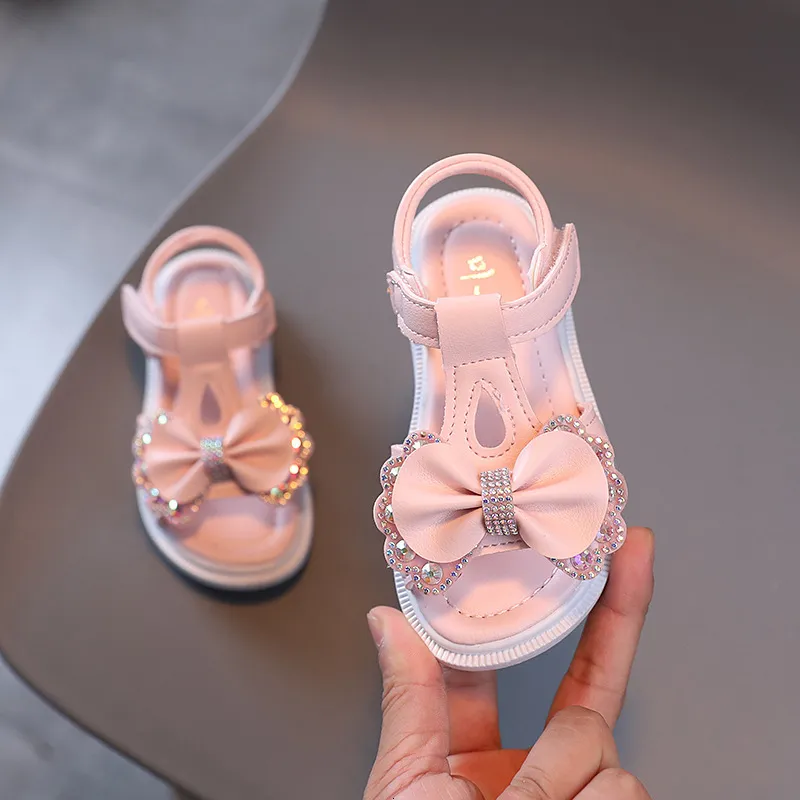 Sandaler Summer Girls 'Sandals Cute Bow Baby Women's Soft Flat Shoes Princess Shoes Fashion Children's Beach Sandals Pink H140 230506