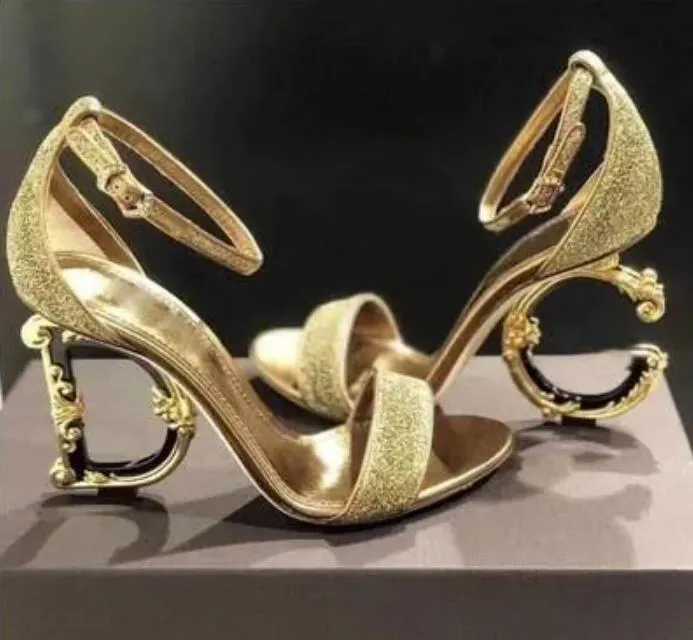 202 Sandales à talons hauts pour femmes en cuir véritable avec sandales à talons sculptés avec lettre D