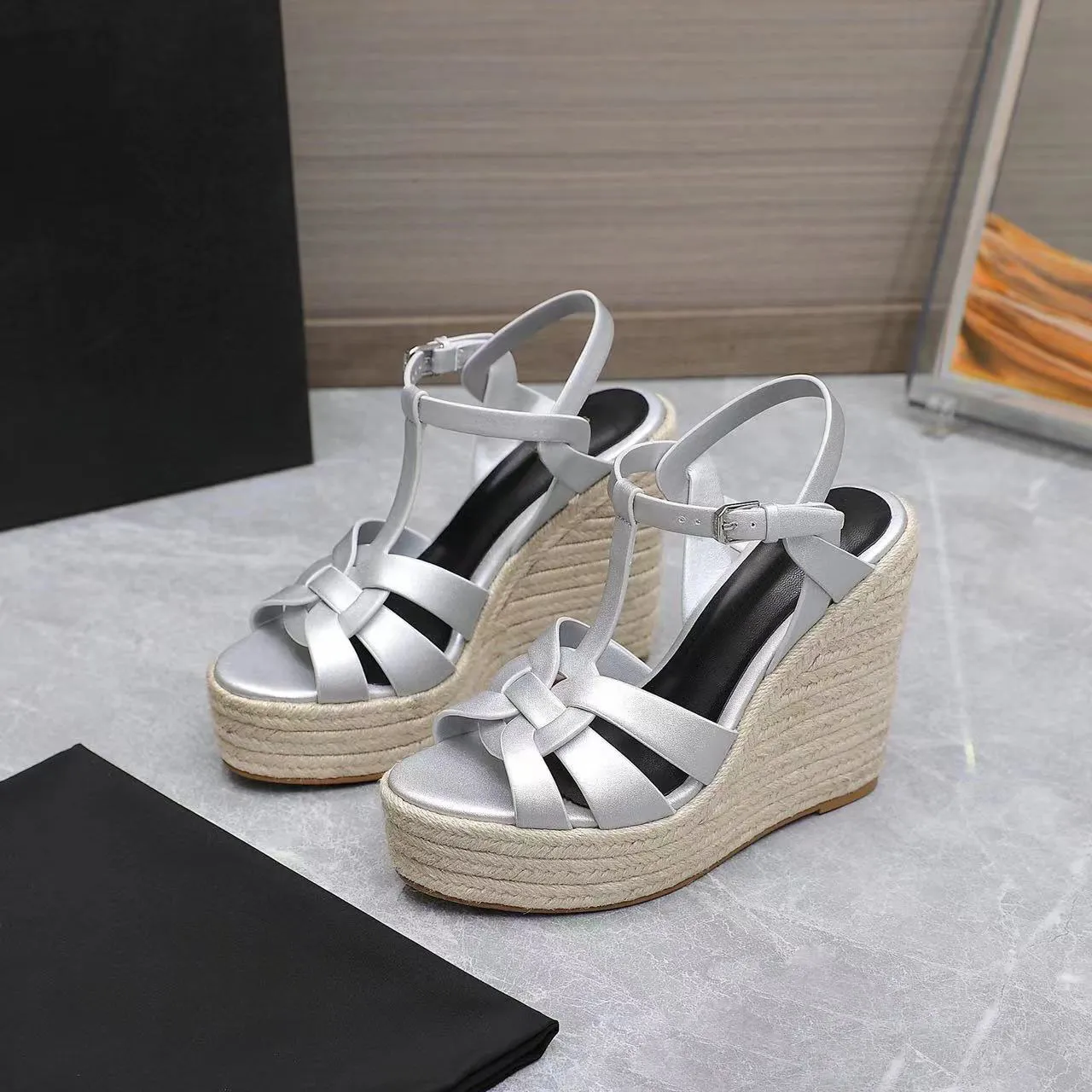 Cute silver wedges top