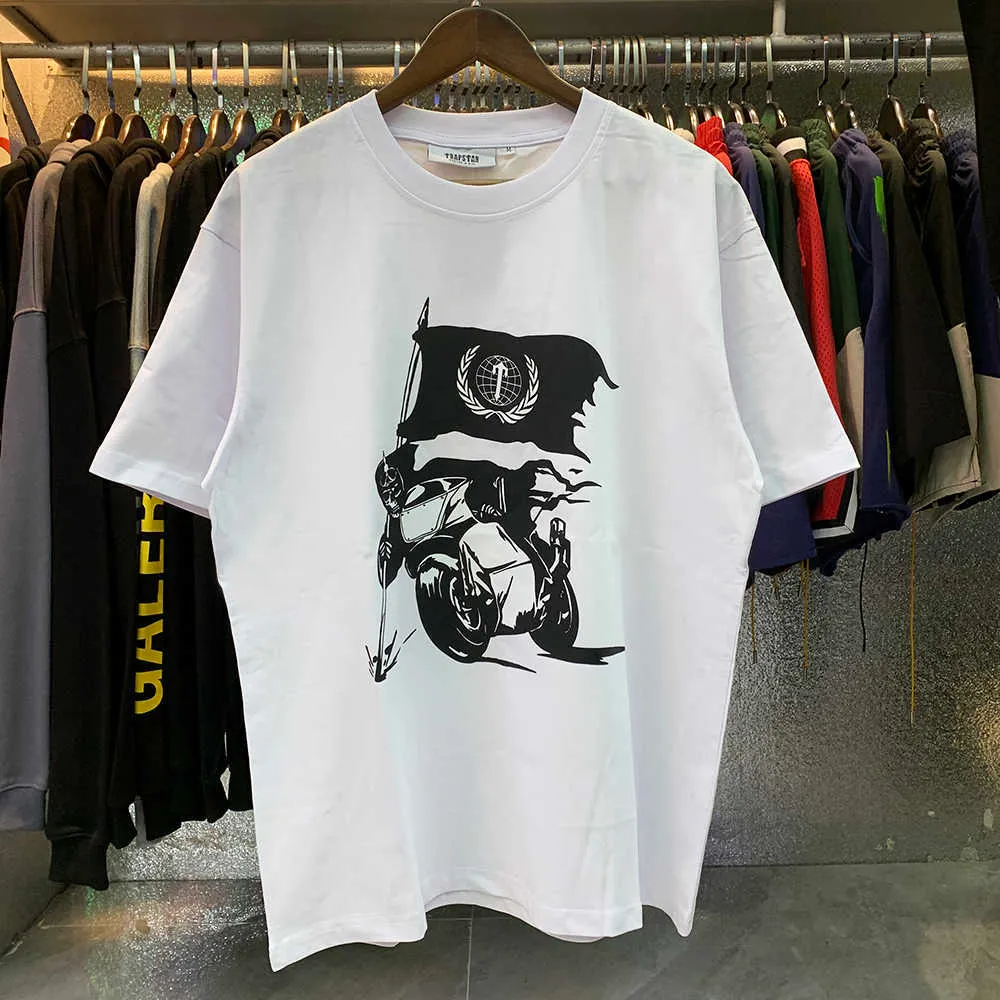 Designer modekläder tshirt tees trendiga Trapstar London Outlaw tee Evil Knight Flagg Tryck avslappnad kort ärm Tshirt för män lyxiga casual bomullsgata kläder till