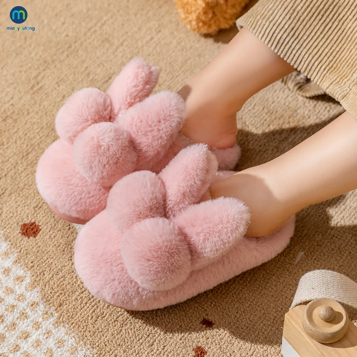 Slipper Dziecięcy Domowe Domowe Kapcia Rabbit Niepoślizgowe ciepłe ciepło w zimowych puszystych kapciach różowe buty dziewcząt kapcie dzieci Miaoyoutong 230509