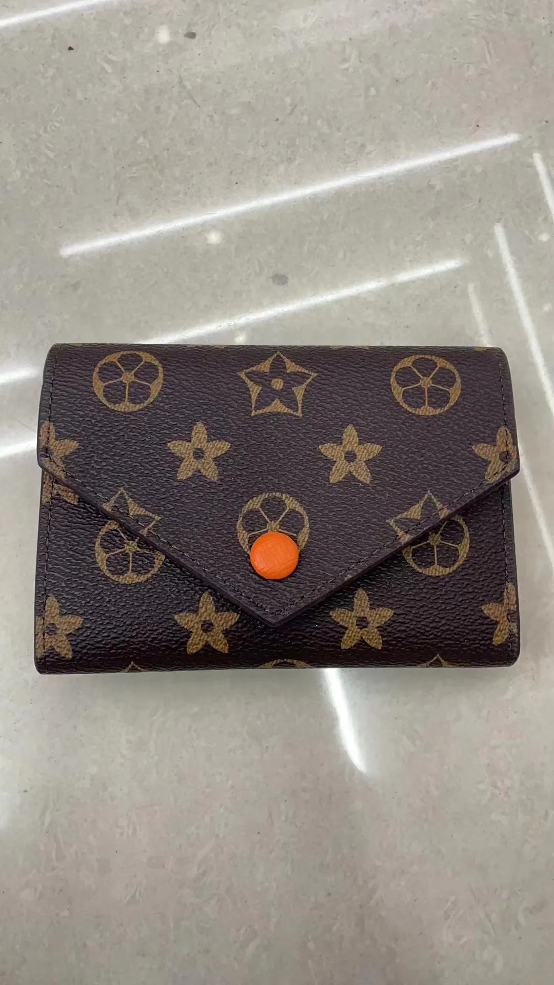 2023 New Doudou Short Wallet Designer Women One Counter Cross Cross Coin Lage مع جودة عالية مع صندوق