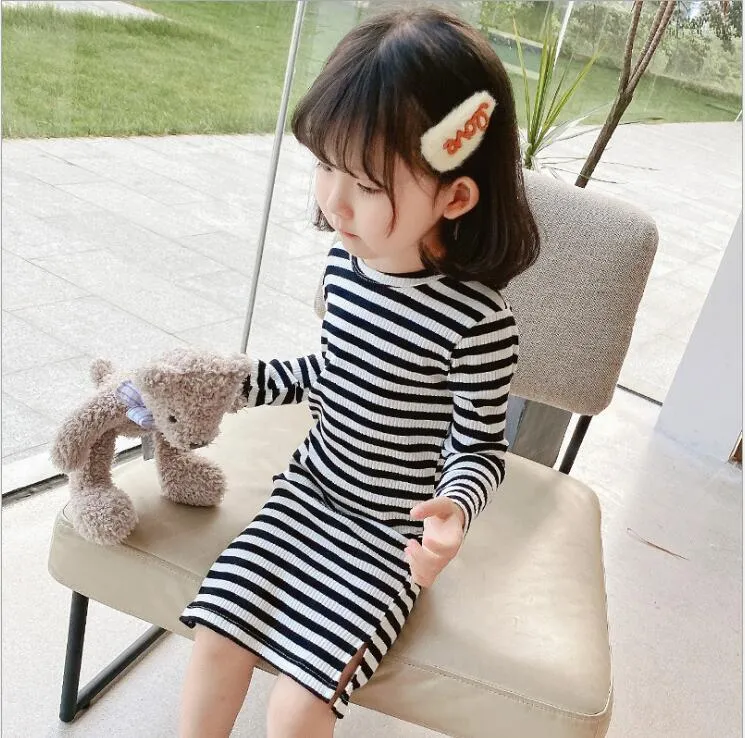 Flickaklänningar 2023 Korea Style Girls Striped Ribbed Dress Fashion Cotton Autumn Full Sleeve 1-6 Years YC693