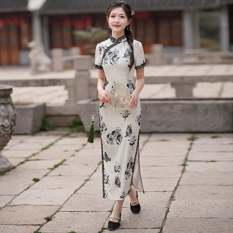 Traditional chinese fashion 2025