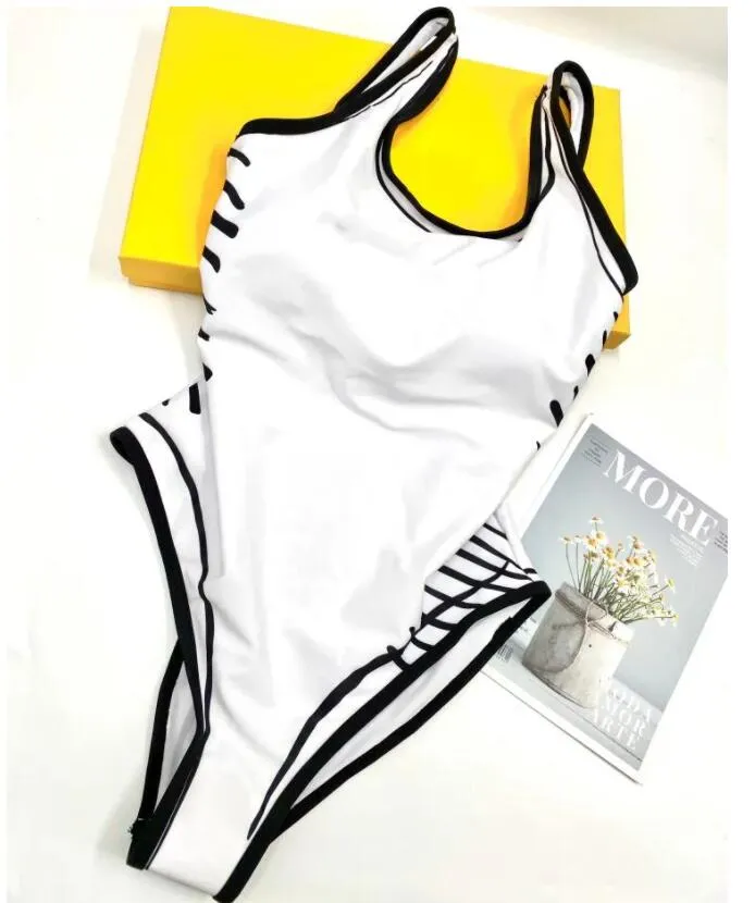 23SS امرأة من قطعة واحدة ملابس السباحة مصمم بحروف الصيف الشاطئ مايوهات للنساء البيكينيات عارية الذراعين ماركة الملابس