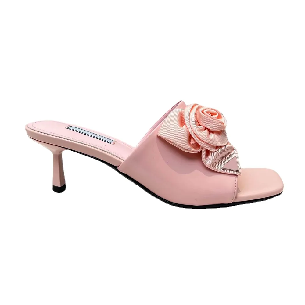 Rose dekoration tunnklackade tofflor mule läder slides stilett Klackar slip-on Öppen tå för kvinnor Luxury Designers sandaler fabriksskor 35-42 Med låda