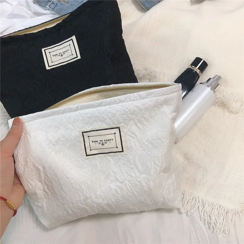 Borsa per cosmetici con fiori jacquard vintage minimalista di grande capacità Borsa in tela da donna Borsa da viaggio portatile con pochette per trucco