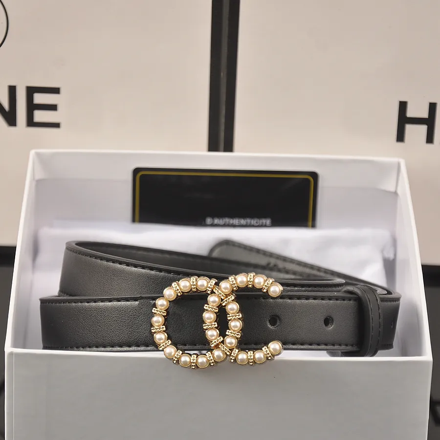 Luxury Designer Belt cowskin bälten bokstäver design för man kvinna bälte klassisk stift spänne 2.3 cm storlek 95-115 cm bra