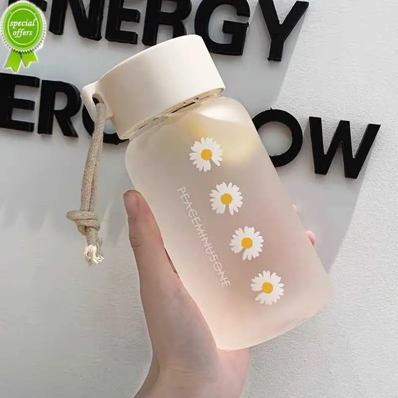 Little Daisy Plastic Cup Summer Clear Frosted Water Cup Enkel färsk manlig kvinnlig studenter Present Cup Portable Outdoor Water Bottle