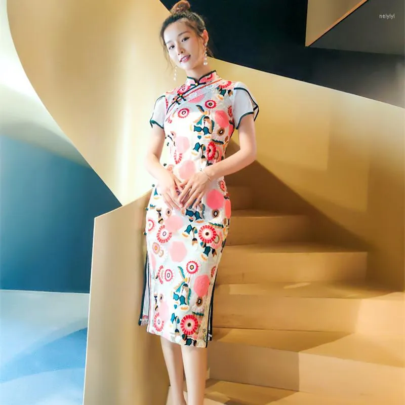 Etnik Giyim 2023 Yaz Genç Modelleri Retro Çin tarzı İnce Dantel Nakış Çiçek Tomurcuklu Kollu Orta Uzunlukta Geliştirilmiş Cheongsam