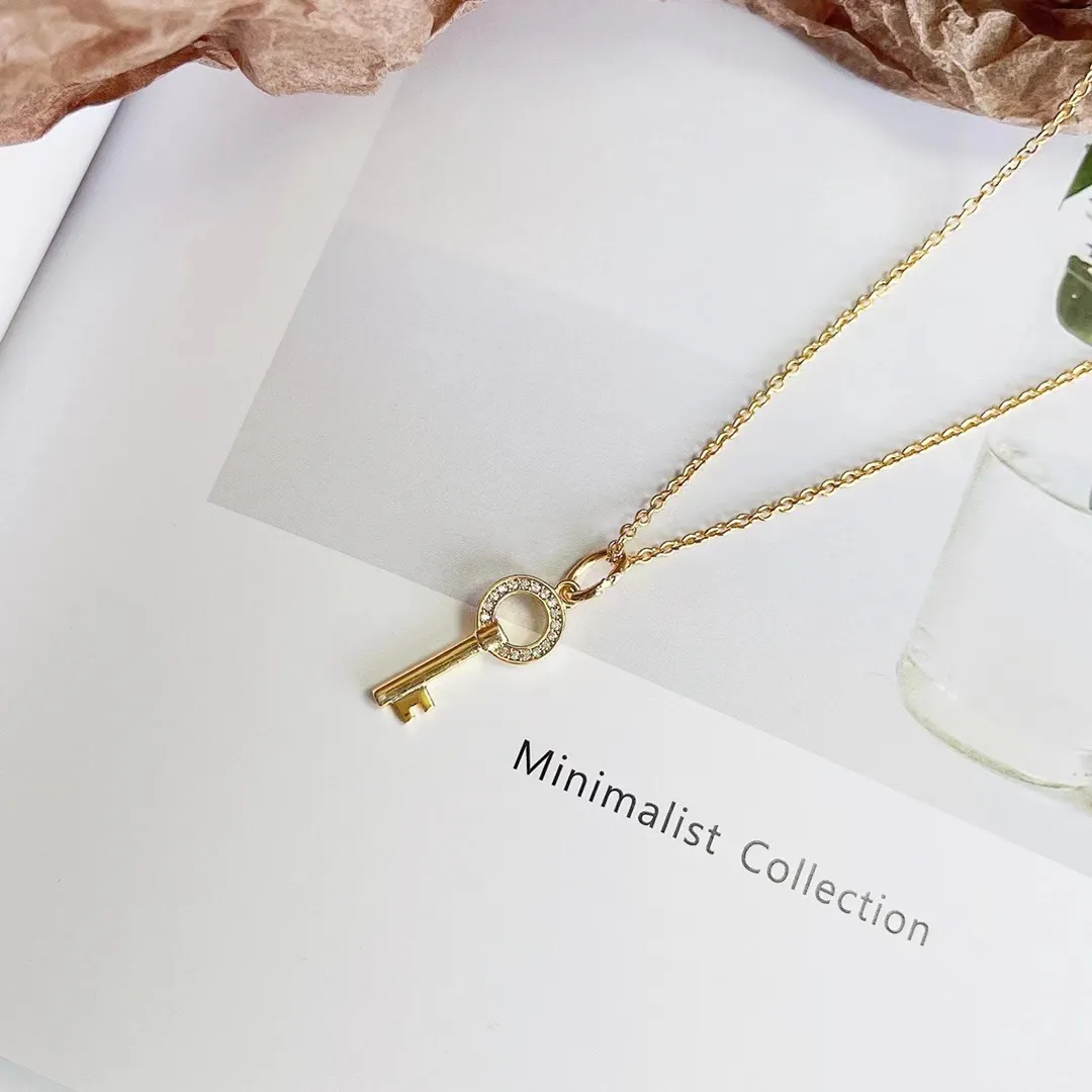 Cool best sale mom necklaces