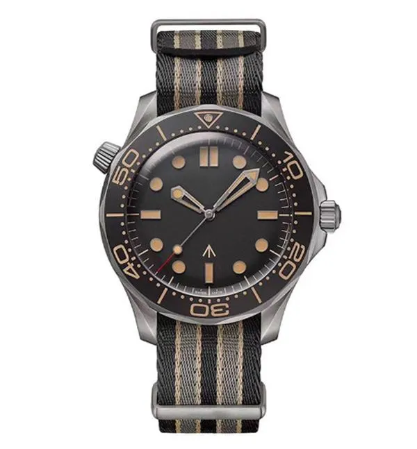 시계 디자이너 Watch Mens Watch 42mm 완전 자동 기계식 움직임 시계 시계 고급 레저 비즈니스 럭셔리 한정판 선물과 함께 빛나는 강철 메쉬.