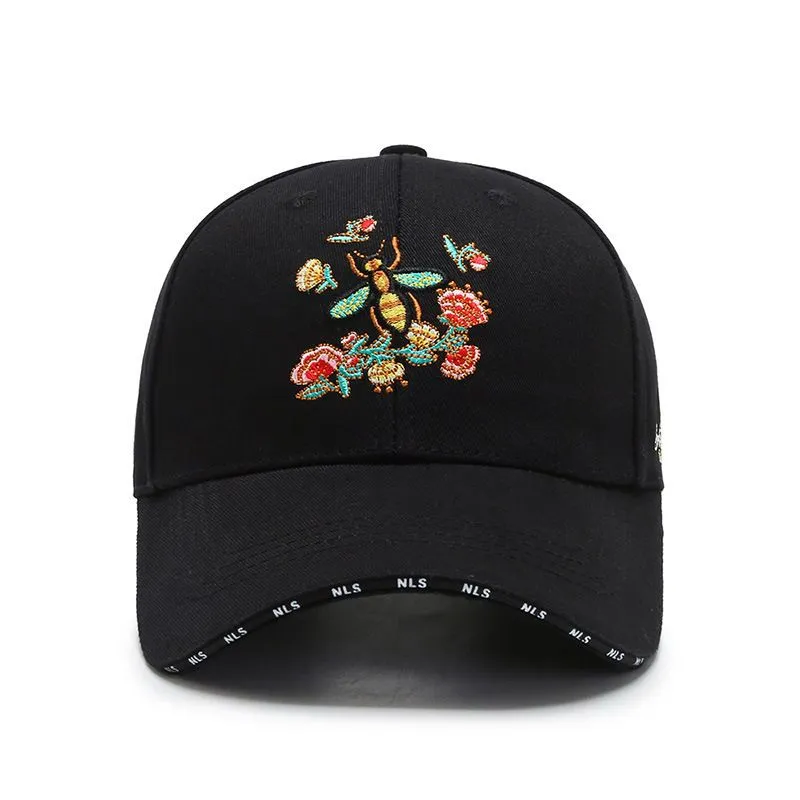 Four seasons new baseball cap fashion versatile little bee age reduction cute simple hat female caps embroidered Korean version