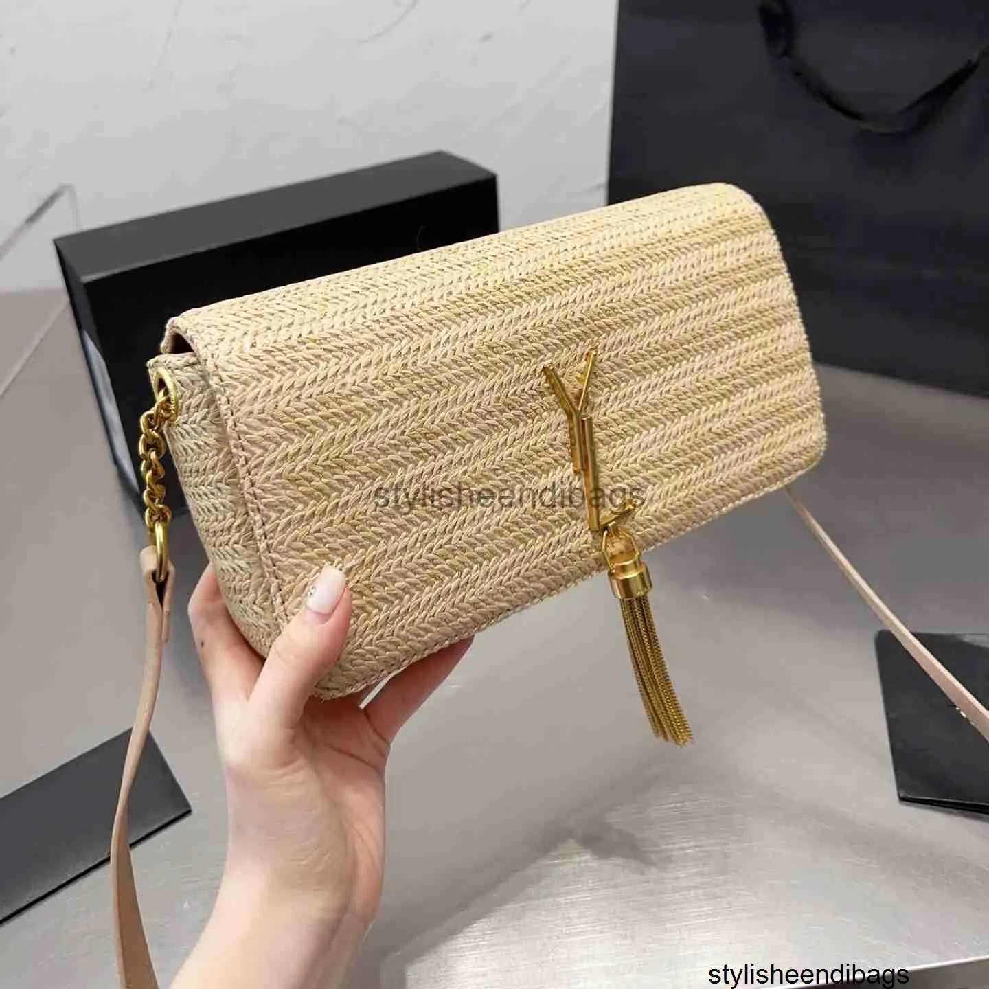 Luxur Designer Bag Beach Straw Bag Fashion Y Metal Hardware Letter Tassel Flap Hasp Avtagbar kedja Läder axelväska vävda handväskor Stylisheendibags