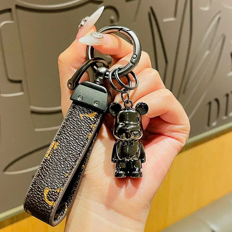 Tasarımcı Keychain Lüks Anahtar Zinciri Kadın Çanta Charm Cazibe Ayı Klasik Araba Anahtar Yüzüğü Erkek Yaratıcı Kolye Çift Hediye İyi