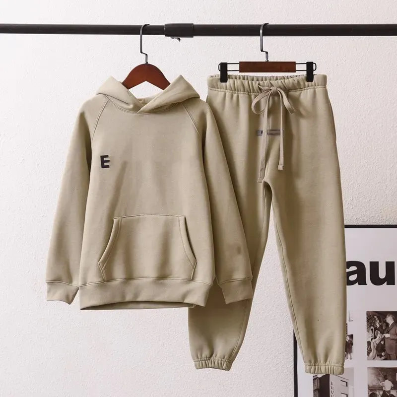 ESSENTIALS KIDS サイズM 8Y 130cm セットアップ