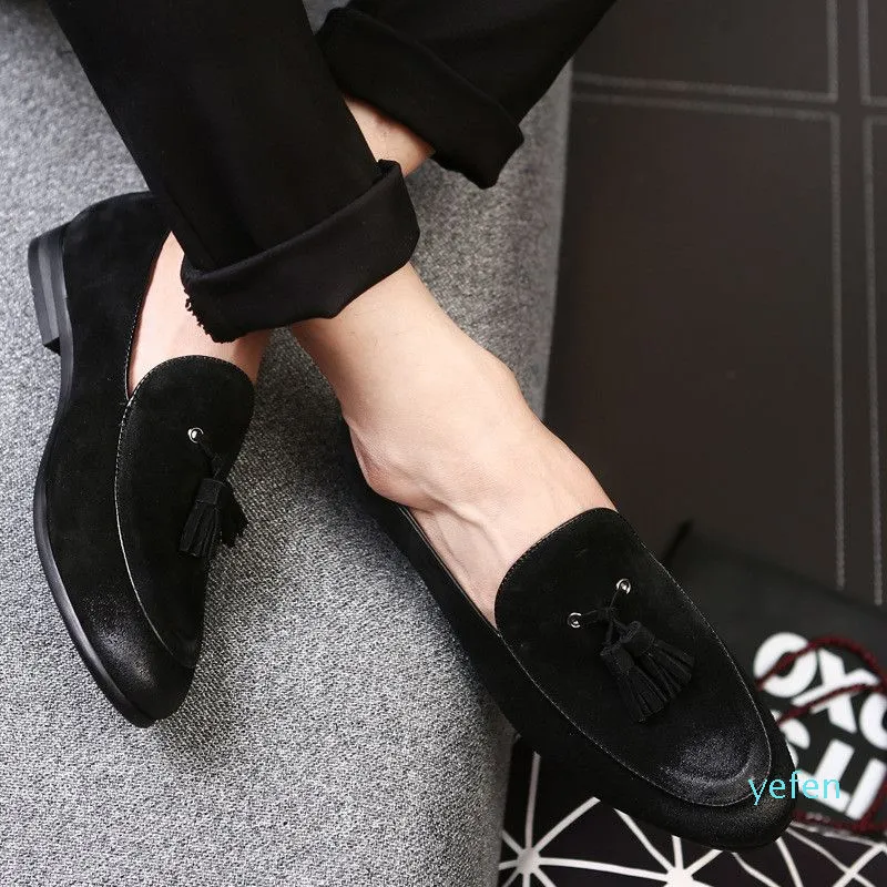 Italienska varumärkesvaruskor äkta läderko mocka Tassel Men loafers Designer Brand