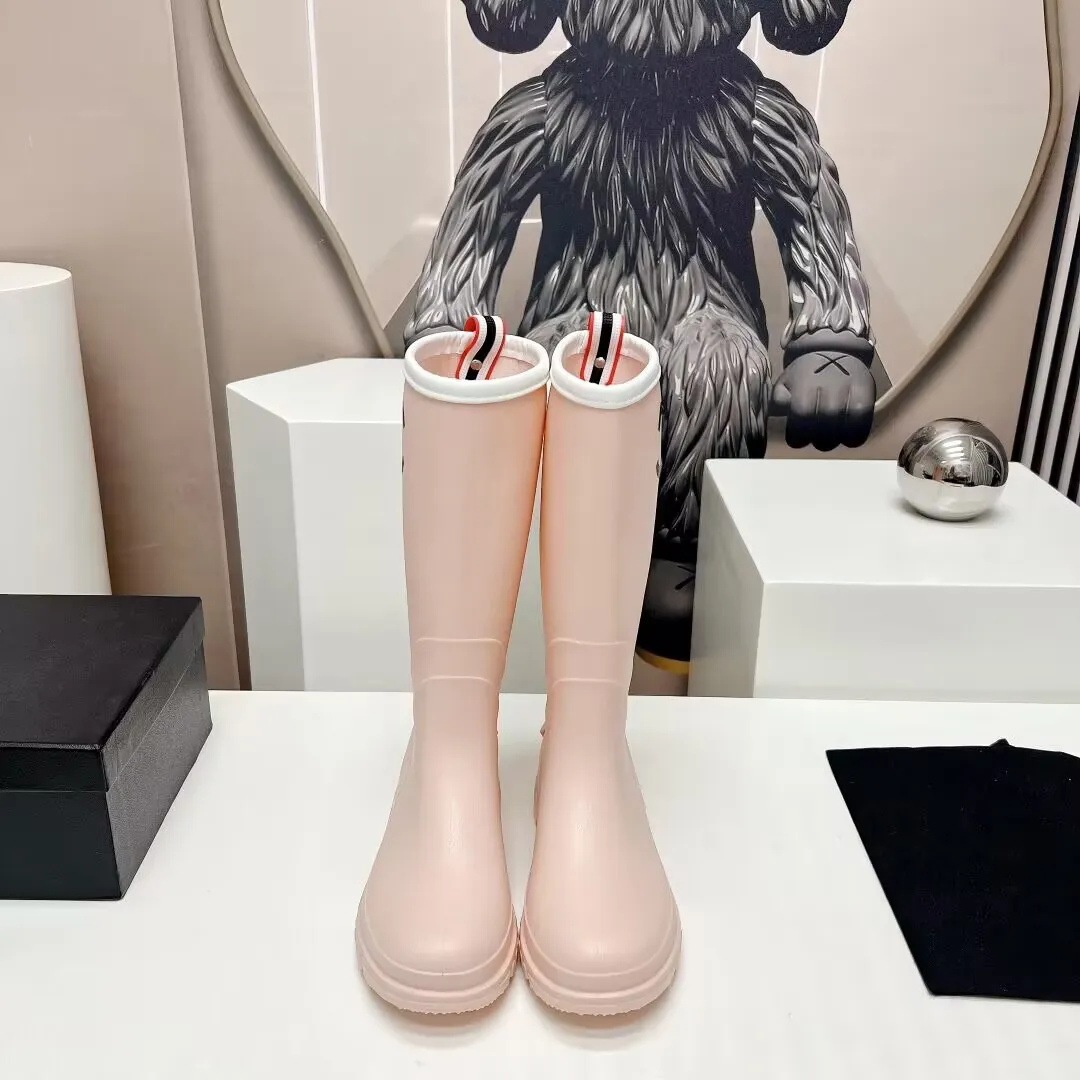 Pale rose hunter boots hotsell