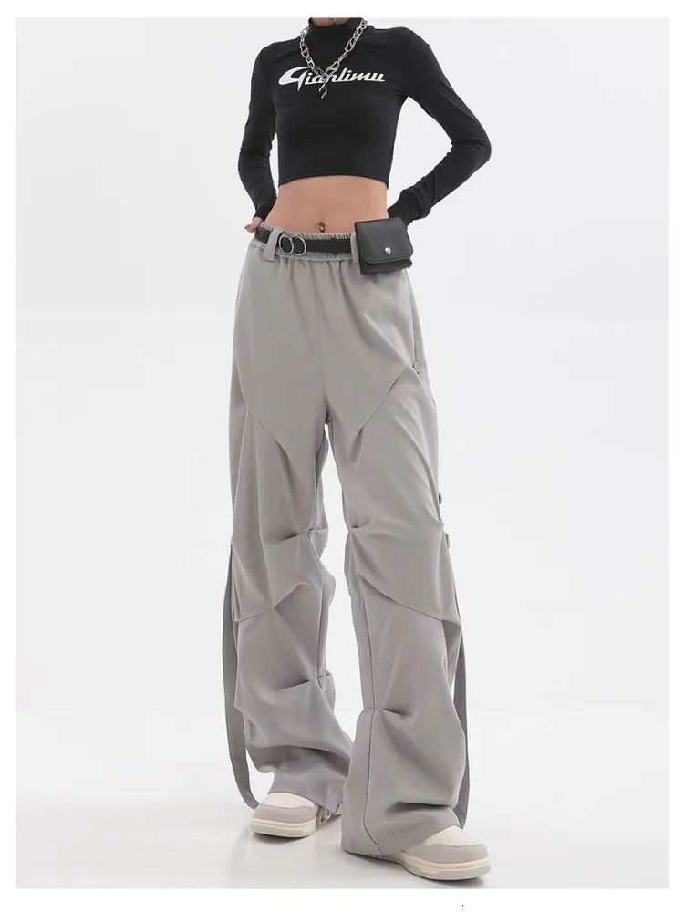 レディースパンツCapris Houzhou Techwear Hippie Grey Cargo Parachute Pants Women Y2K Harajuku Streetwear特大の黒いモッピングパンツKPOPワイドズボン230510