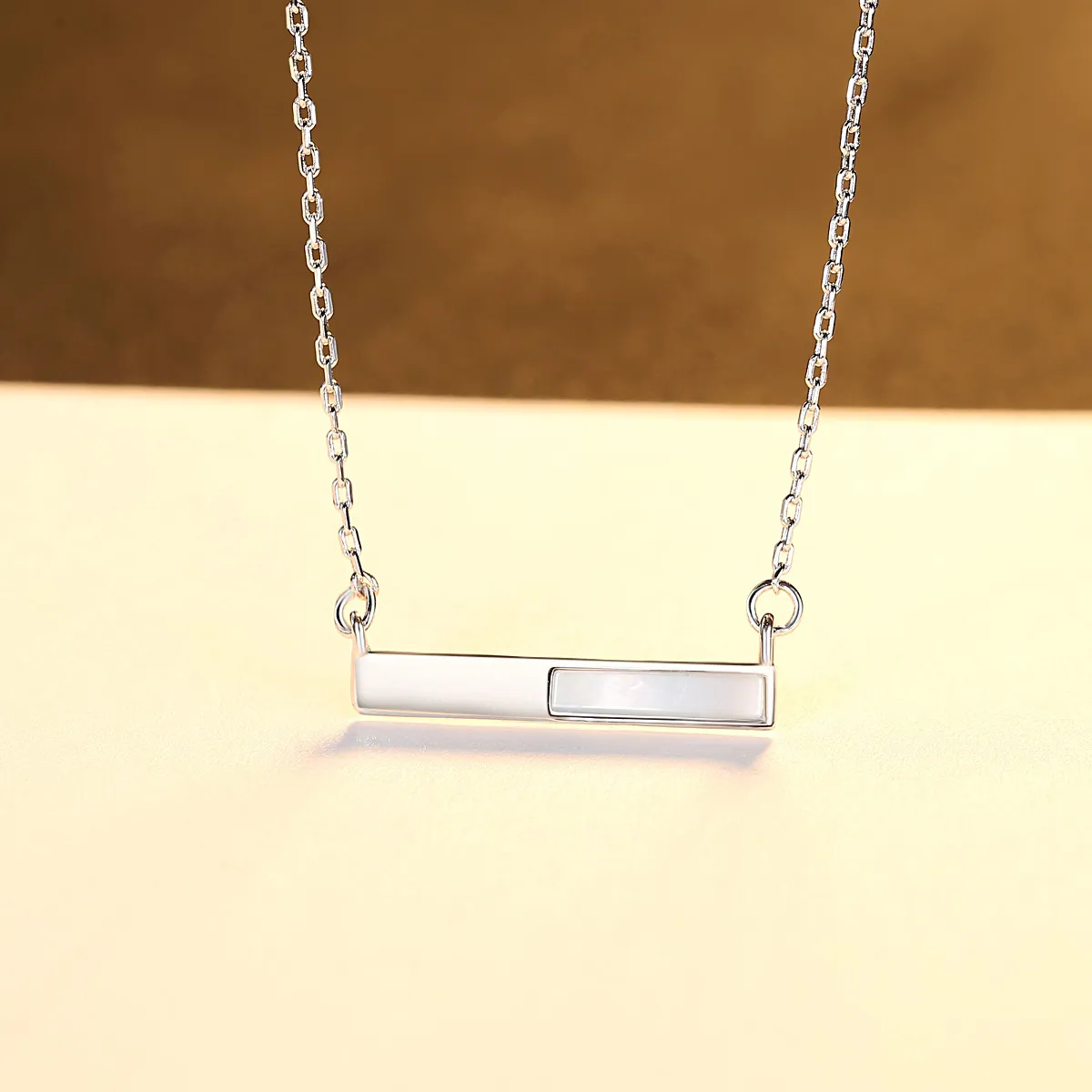 Lyxvarumärke minimalistisk design skal sterling silver hänge halsband kvinnor mode utsökta s925 silver halsband kvinnlig sexig charm krage kedja avancerade smycken