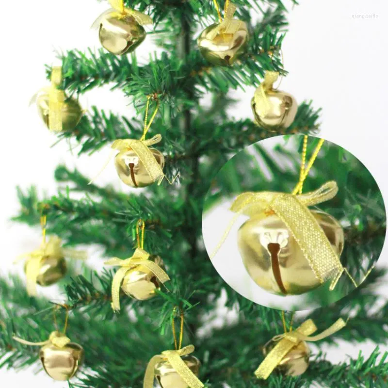 Noel dekorasyonları çan altın demir hediyeler şenlikli atmosfer ağaç okulu pencere anaokulu asılı dekorasyon kutulu