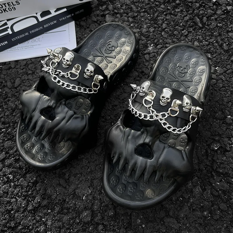 Slippers Men Skull Design Shoes With Mental Chain Women Summer Novelty Slide Thick Sole Platform Beach NonSlip Sandal 230510