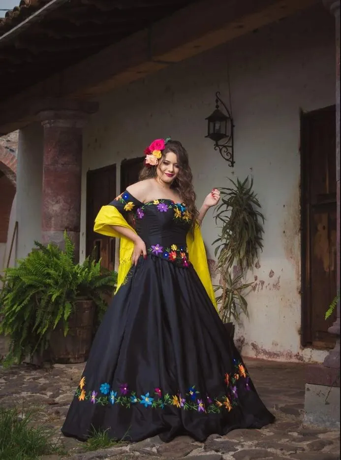 Vestidos de xv bordados mexicanos store