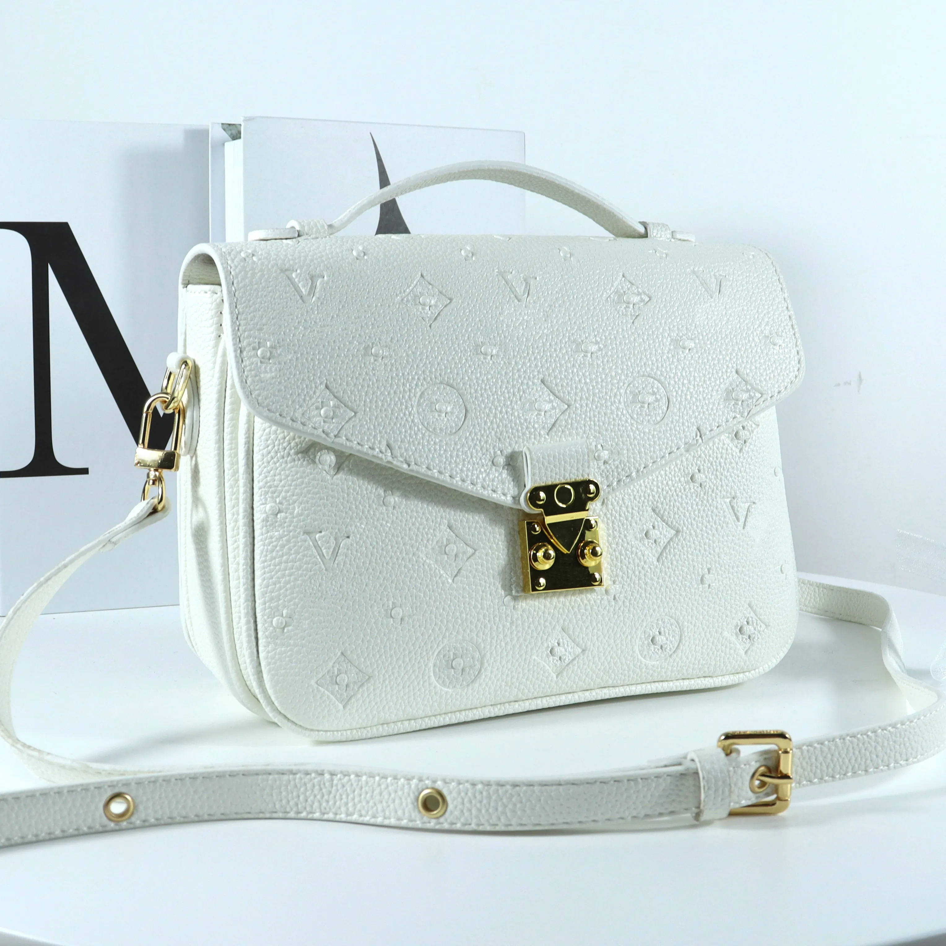 Louis vuitton pochette metis m40780 online
