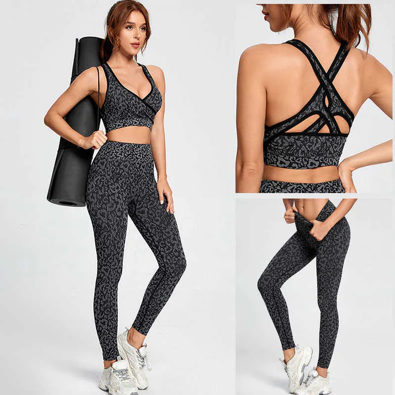 Yoga Kıyafetleri Leopard Sport Suit Fitness Yoga Setleri Kadın Spor Kıyafetleri Sakinsiz Egzersiz Spor Giyim Baskılı Tayt ve Sport Sütyen Kıyafet AA230509