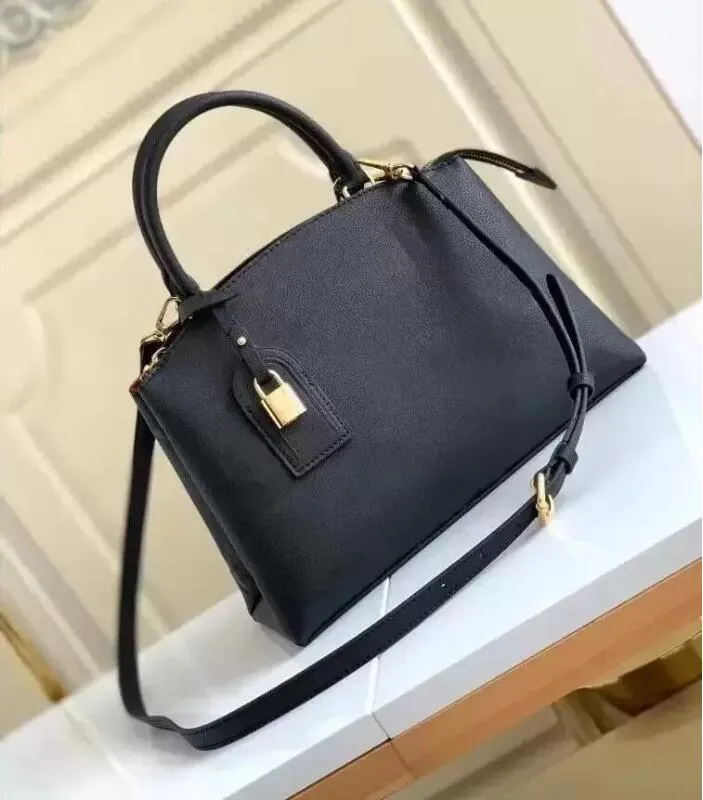 Handväska Tote Axel Clutch Väskor Crossbody Shoppingväska Handväskor Plånbok Ryggsäck louiseitys viutonitys Kvinnor Handväskor Totes louiseitys Handväska viutonitys