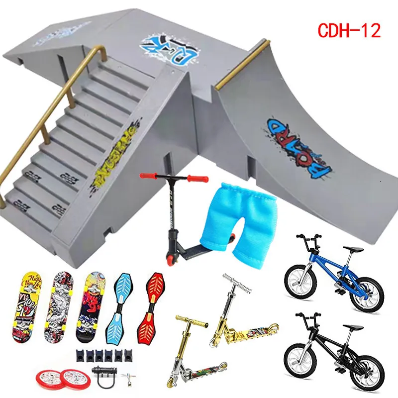 Nouveauté Jeux Tech Finger scooter Deux Roues Mini Planches À Roulettes Rampe Pièces Ensembles BMX pointe Vélos planche Skate Deck Jouets 230509