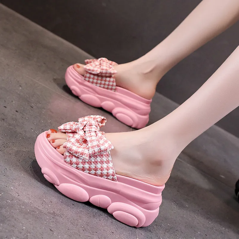 House slippers with wedge heel top