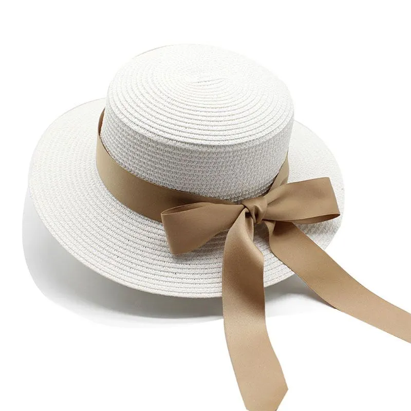 Ny sommar Flat Brimmed Straw Hat Women's Japanese and Korean Bowtie Ribbon Straw Sticked Flat Top Sun Hat Clothing Accessories Beach Hat