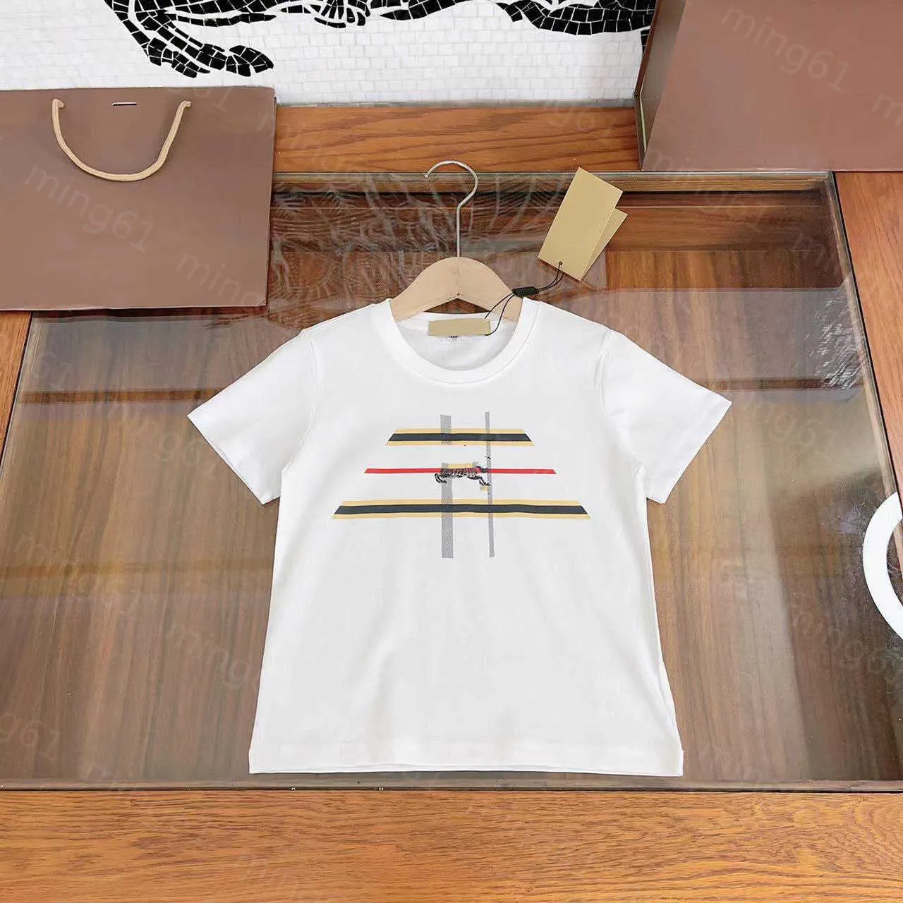 23ss biała koszulka z krótkim rękawem maluch dzieciak projektant t shirt koszulka dziecięca chłopcy dziewczęta wokół szyi czysta bawełna koń wojenny list logo t-shirt z nadrukiem ubrania dla dzieci