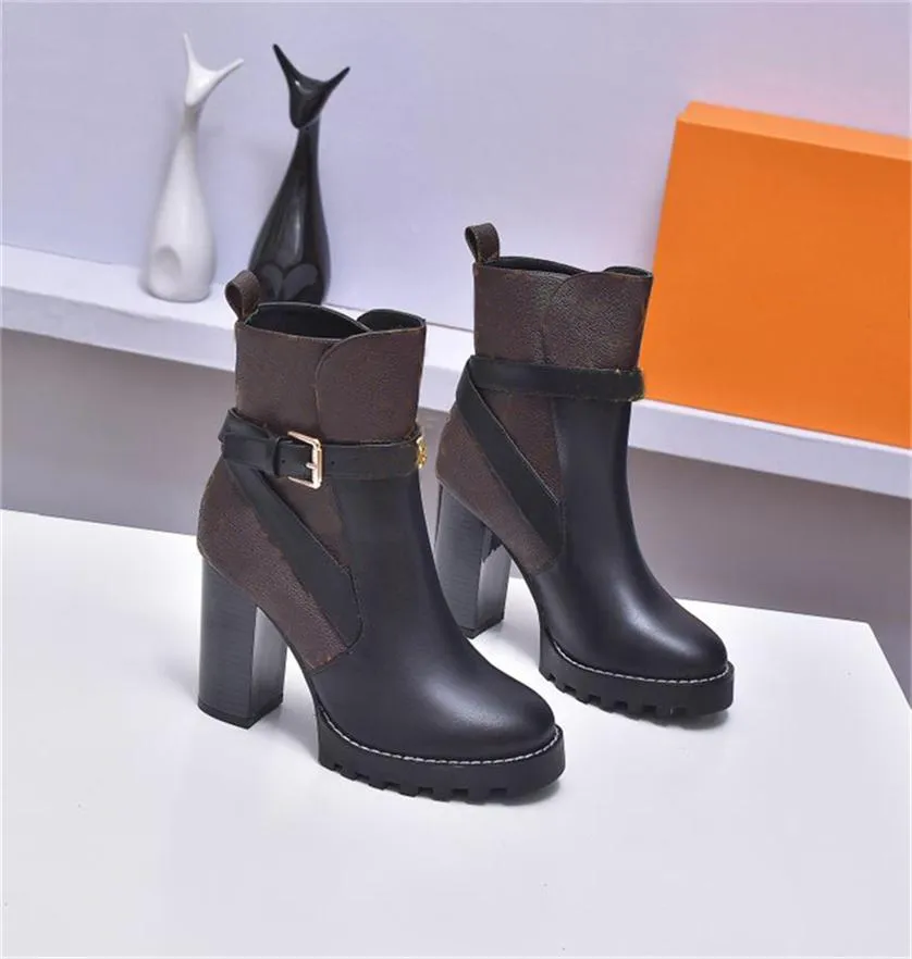 Luxury Designer Platform Boots Casual Style Street Plain Leather Block Heels Woman Trim Zipper Rubber Sole Desert Martin Winter Sneakers Wit