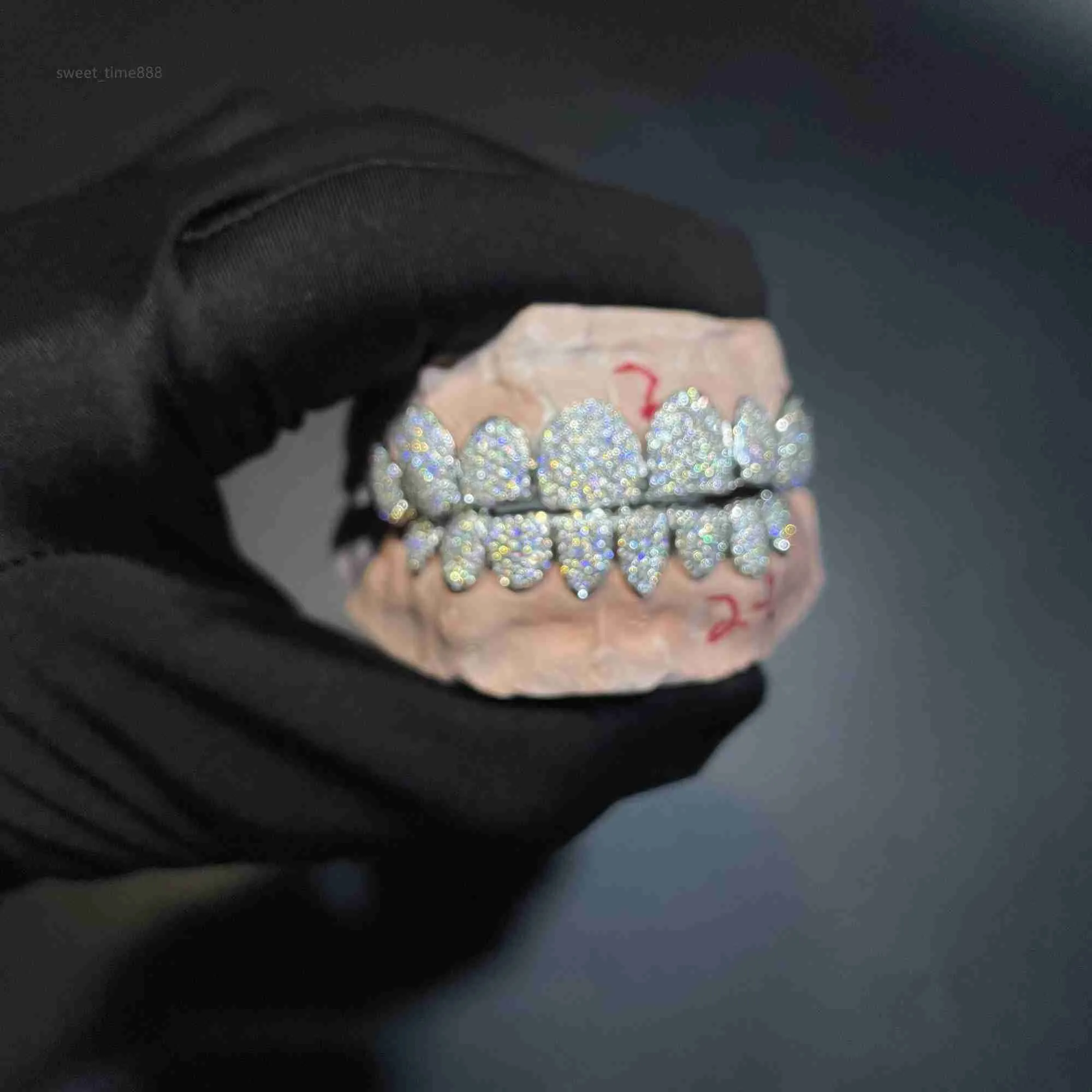 Custom Made Dental Grills Iced Out Sterling Sier Real Gold Jewelry Zigzag Setting VVS Moissanite Diamonds Teeth Grillz