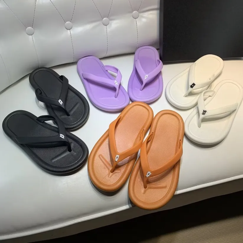 حجم 36-45 Chan C Designer Flip Flops Men Women Relipping Slippers Moccasin Shoes مناسبة لربيع صيف الخريف شاطئ Slides Slids Sandal